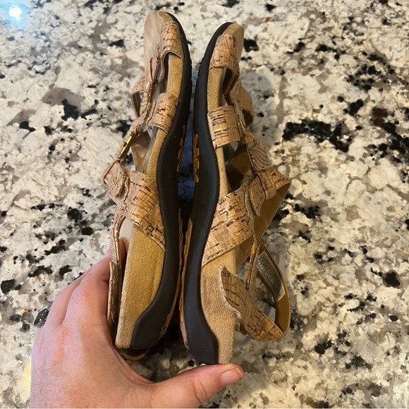 Vionic Amber Orthoheel strappy sandals womans size 9. EU 39 - Picture 7 of 9